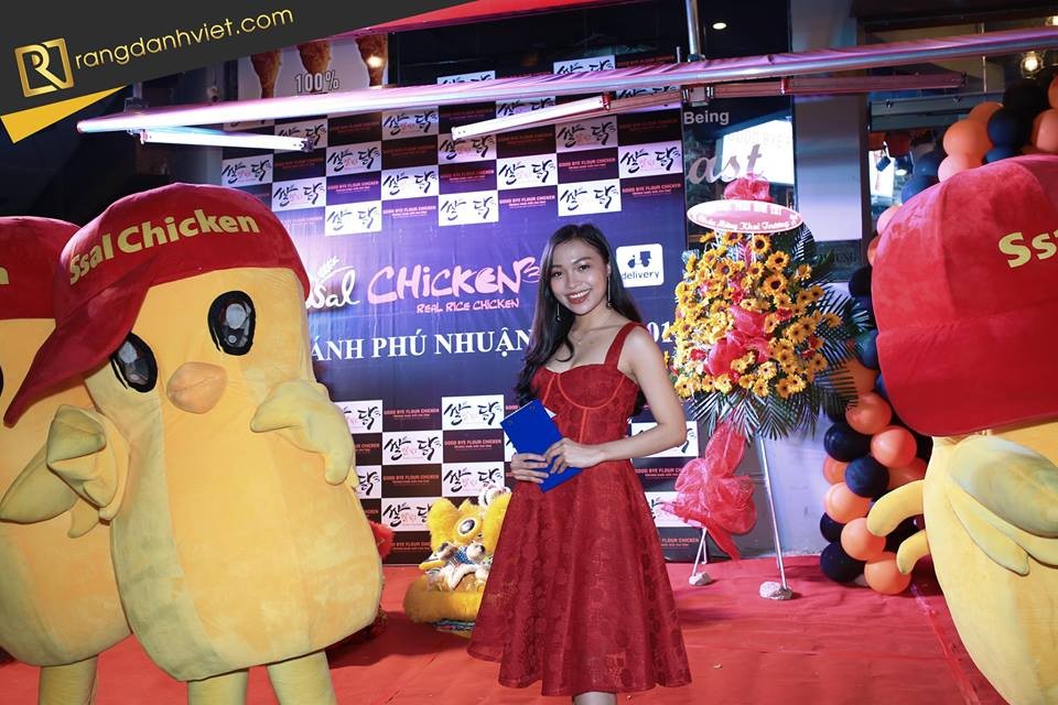 MC Khai trương cửa hàng Ssal Chicken
