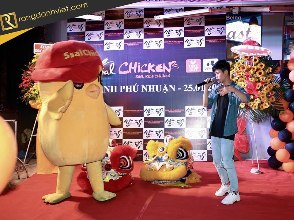 Ca Sĩ khai trương Ssal Chicken