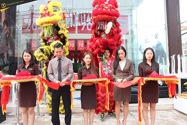 Ý nghĩa của việc cắt băng khai trương