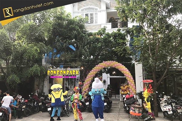 Sử dụng mascot trong tổ chức khai trương 