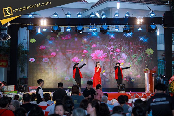 tiệc tất niên
