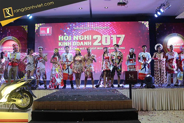 trò chơi trong tiệc tất niên công ty