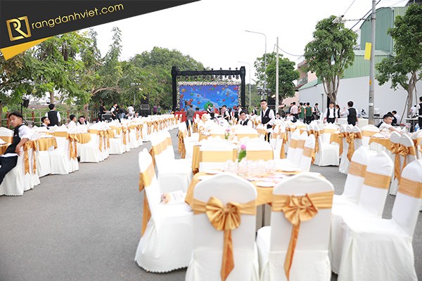 Setup không gian tiệc tất niên
