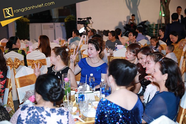 Tiệc tất niên